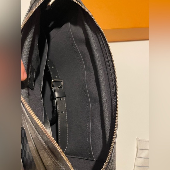 LOUIS VUITTON DAMIER GRAPHITE PORTE DOCUMENTS-VOYAGE NWOT. WITH BOX  & POUCH - Picture 4 of 8